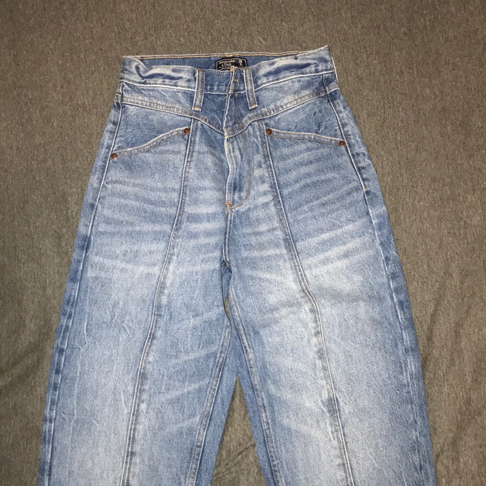 A&F mom jean